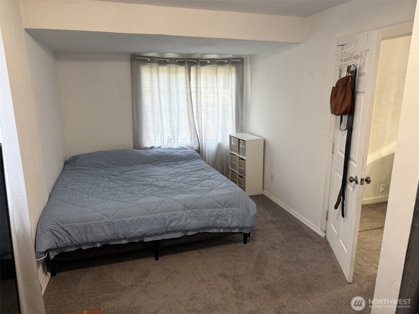 319 E Section Street , Mount Vernon, WA 98273