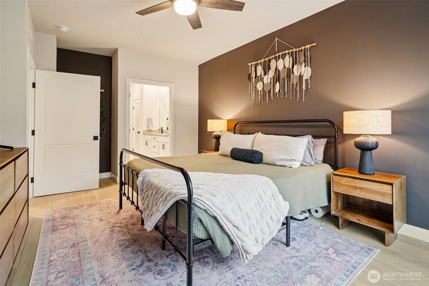 14598 Westminster Way N #107, Shoreline, WA 98133