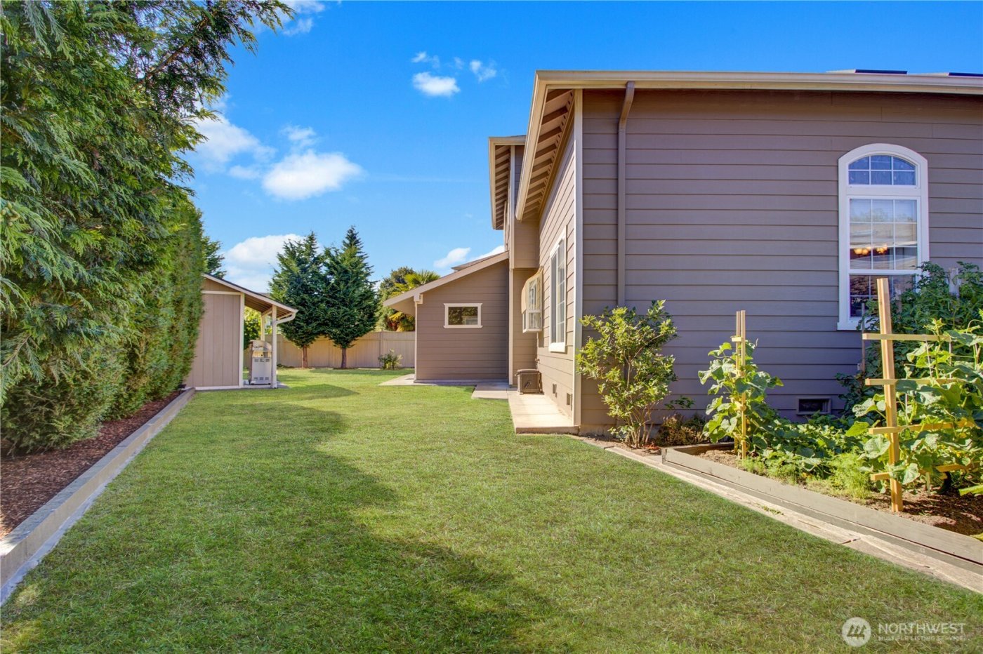 420 143rd Place SW, Lynnwood, WA 98087