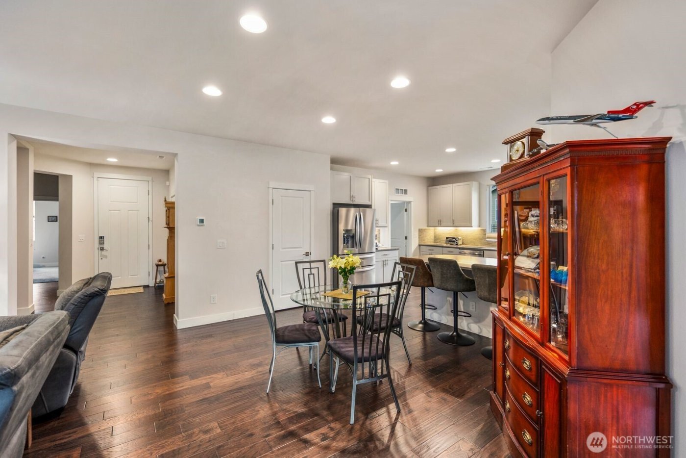 8602 Vashon Drive NE, Lacey, WA 98516-1380