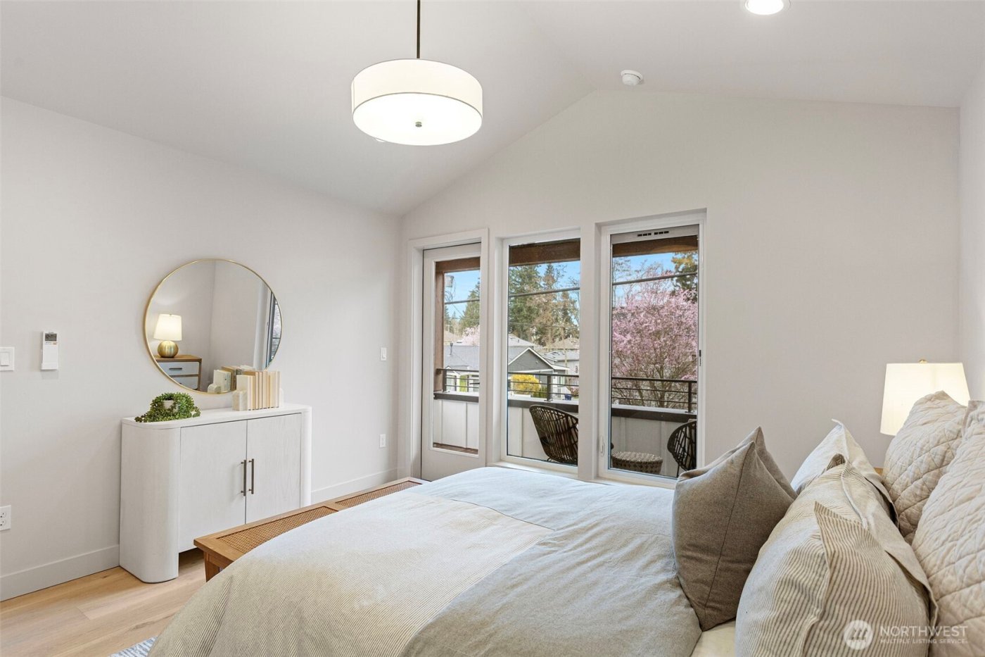 8108 126th Avenue NE #B, Kirkland, WA 98033