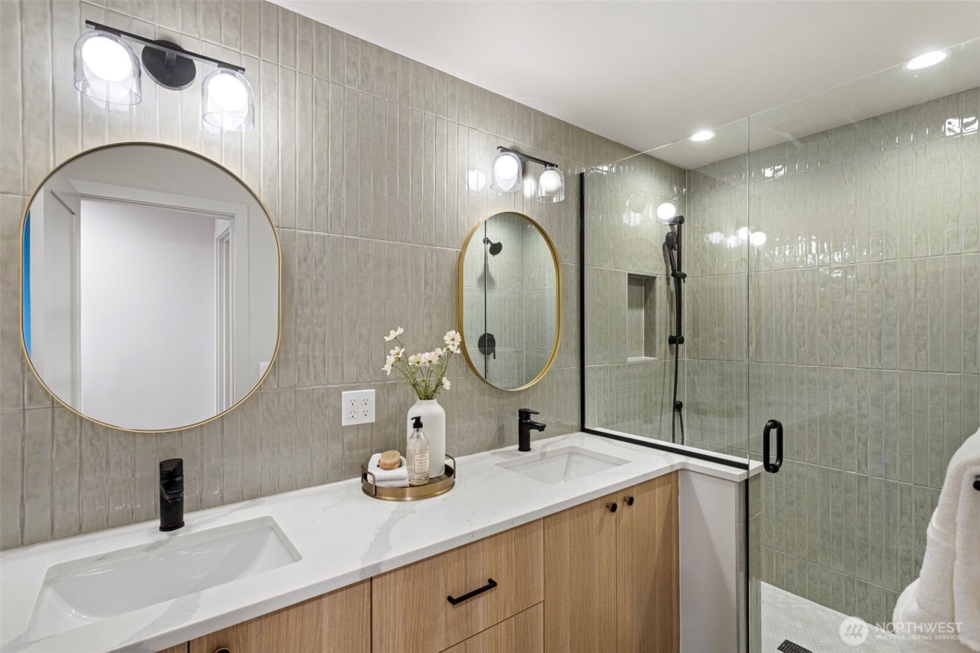 8108 126th Avenue NE #B, Kirkland, WA 98033