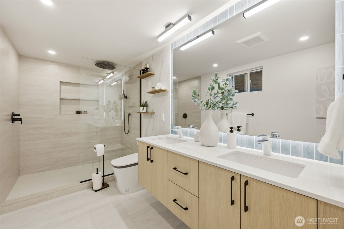 19531 55th Avenue NE, Lake Forest Park, WA 98155