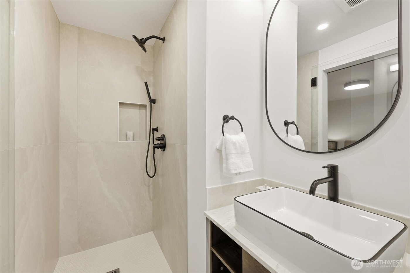 19531 55th Avenue NE, Lake Forest Park, WA 98155