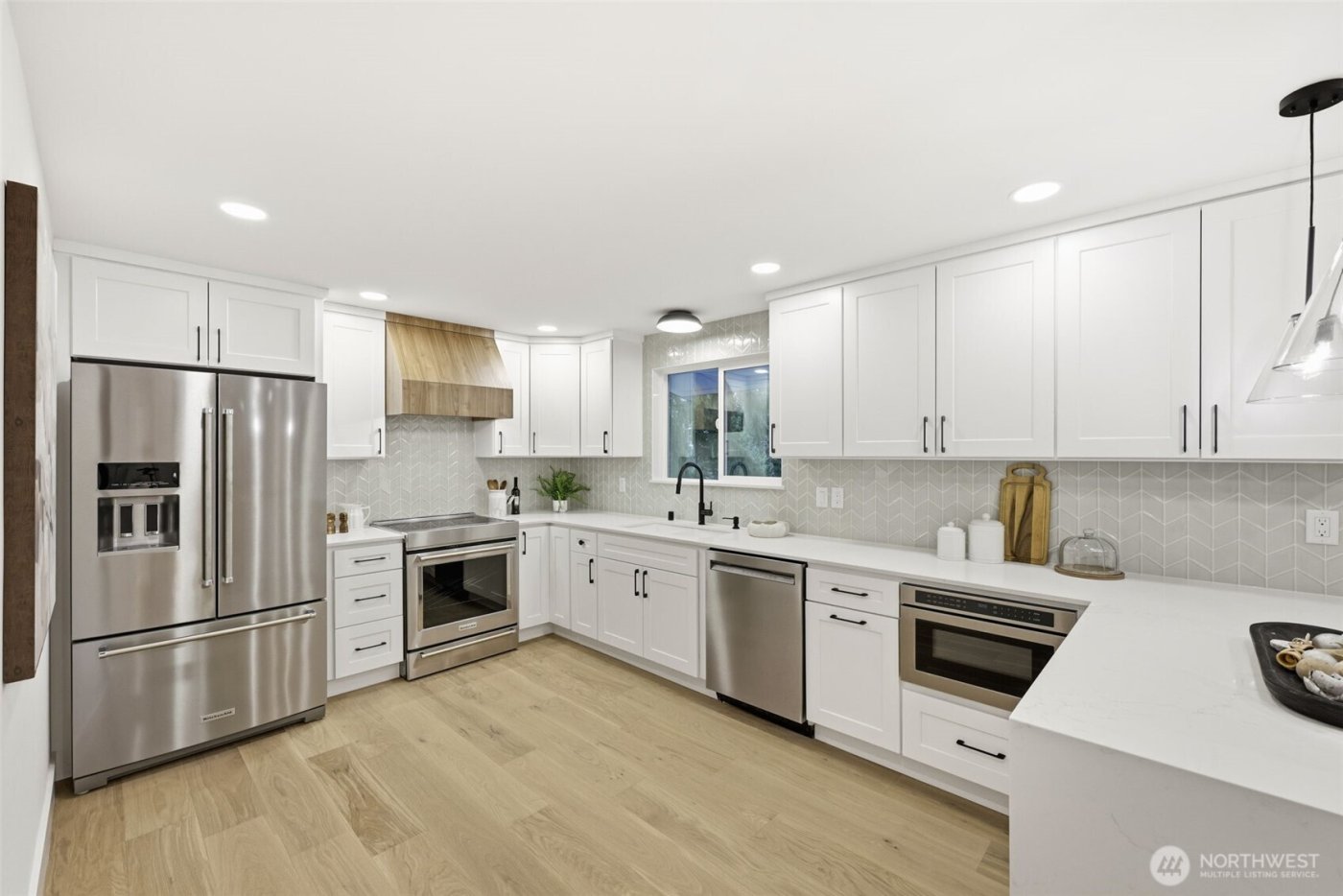 19531 55th Avenue NE, Lake Forest Park, WA 98155