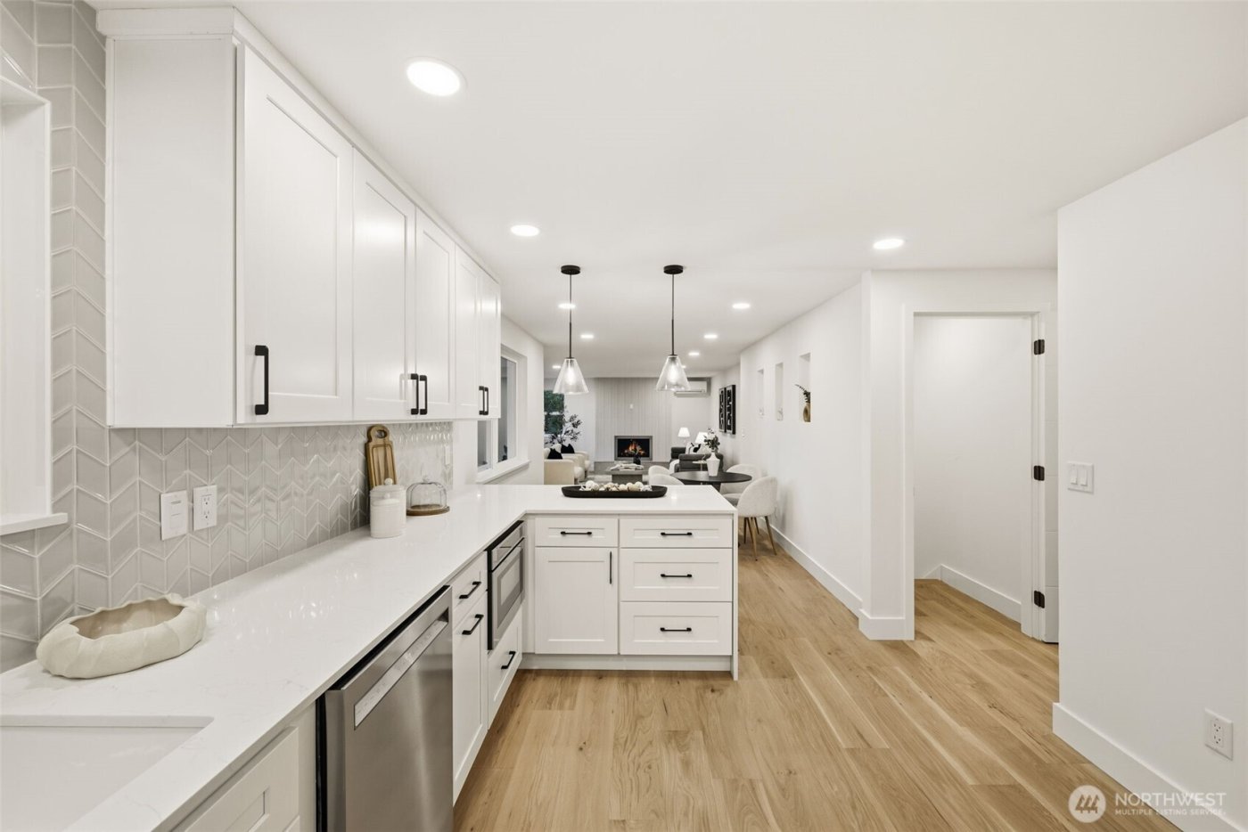 19531 55th Avenue NE, Lake Forest Park, WA 98155