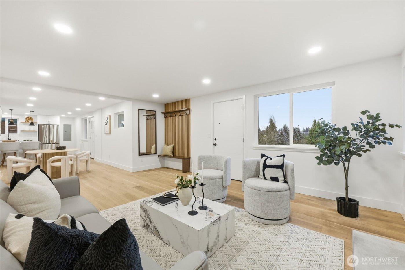 19531 55th Avenue NE, Lake Forest Park, WA 98155