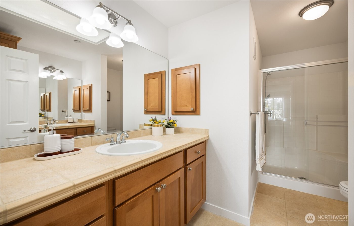 1947 NE Killian Lane , Issaquah, WA 98029