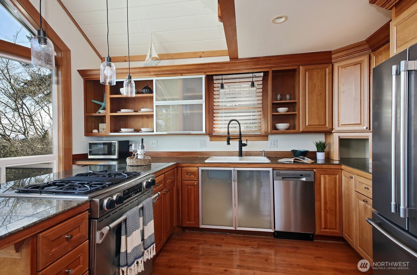 2282 Whidbey Shores Road , Langley, WA 98260