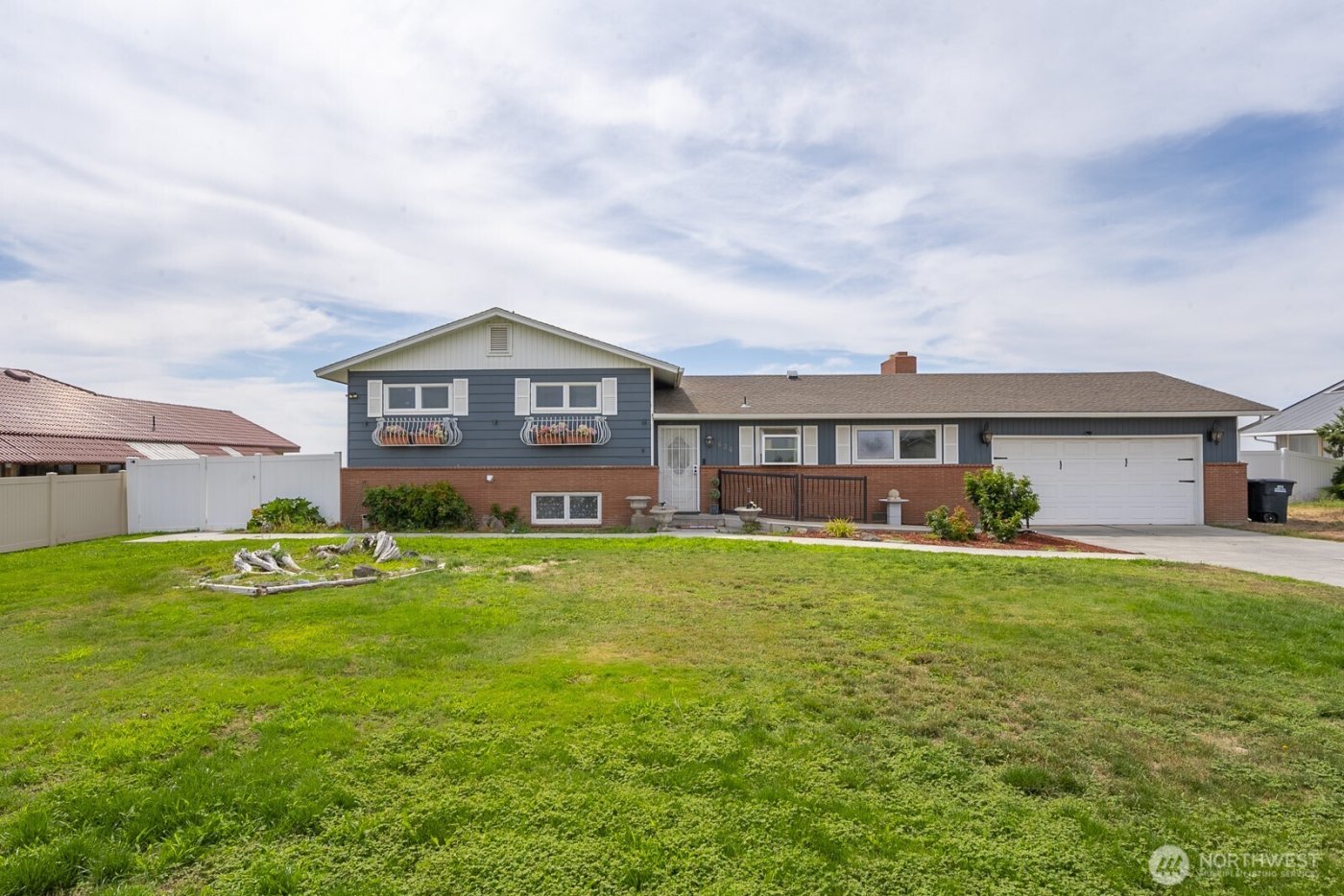 634 N Crestview Drive , Moses Lake, WA 98837