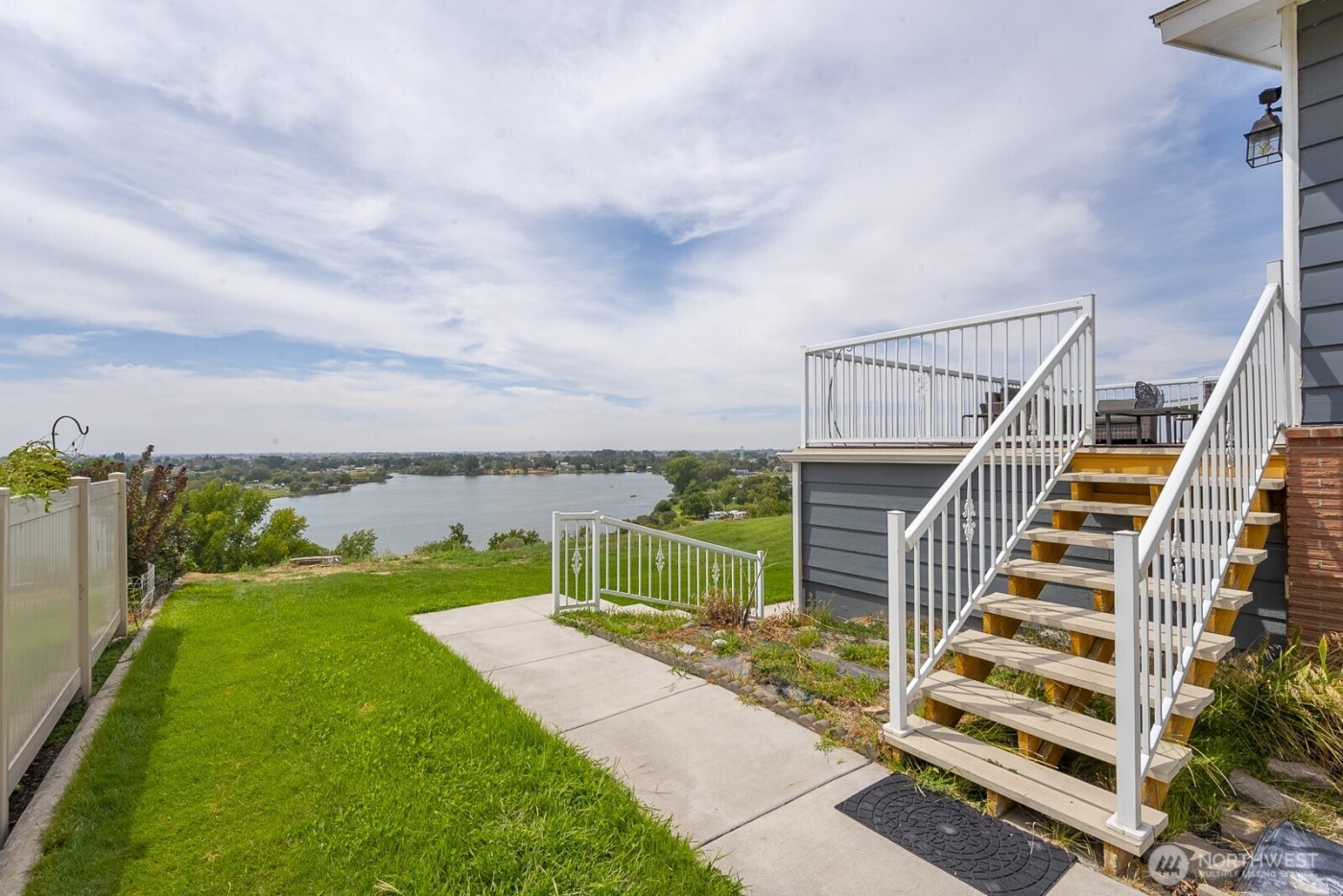 634 N Crestview Drive , Moses Lake, WA 98837