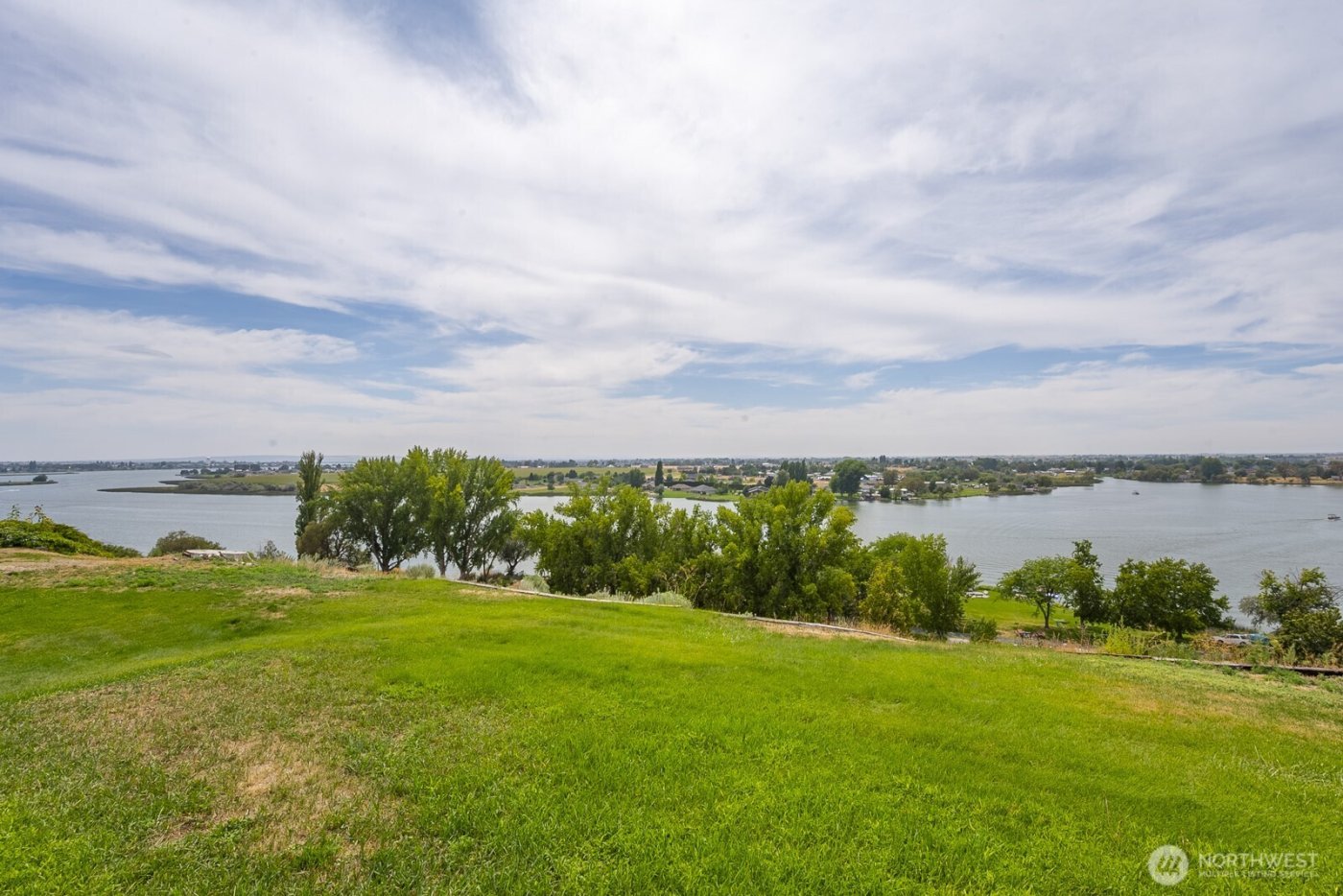 634 N Crestview Drive , Moses Lake, WA 98837
