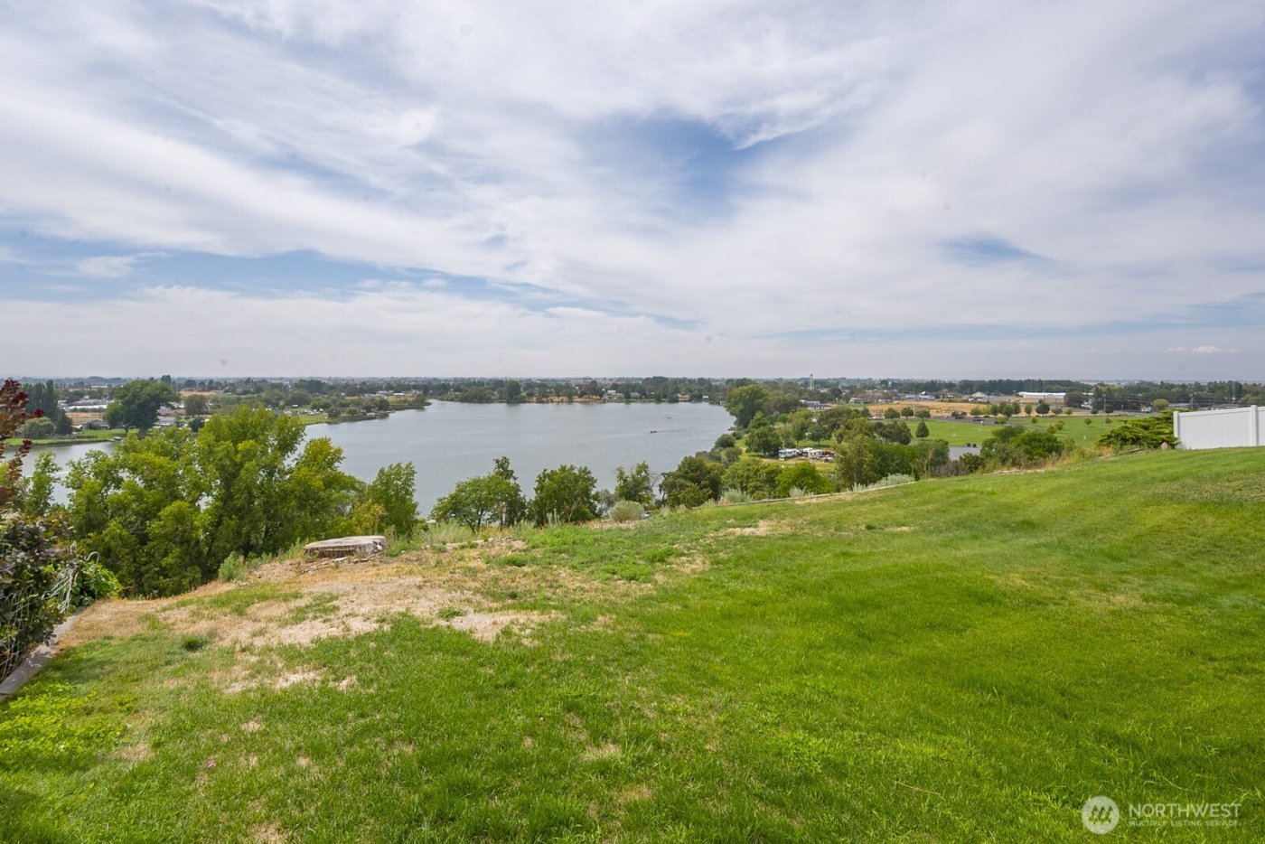 634 N Crestview Drive , Moses Lake, WA 98837