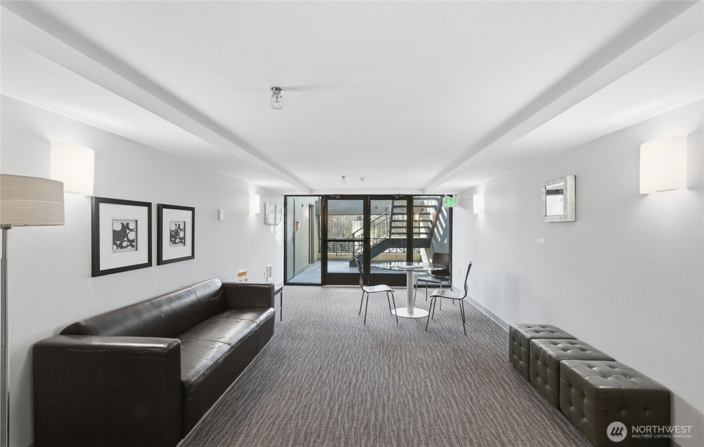 3028 Western Avenue #110, Seattle, WA 98121-1068