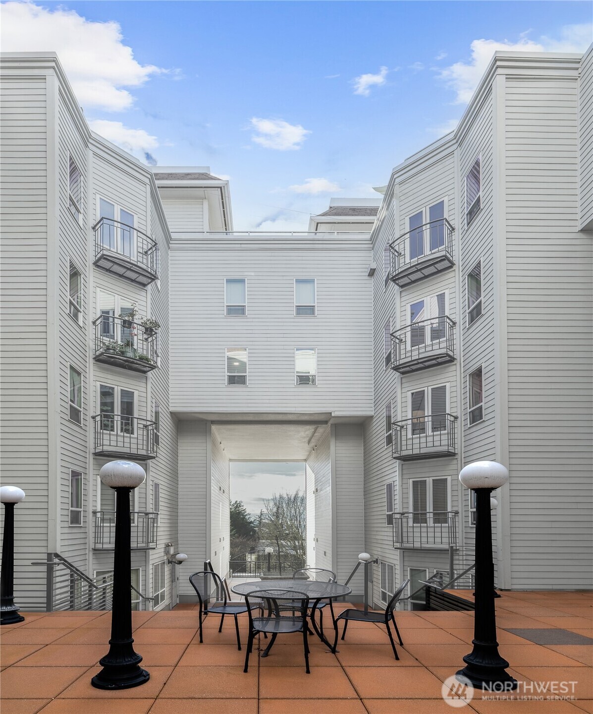 3028 Western Avenue #110, Seattle, WA 98121-1068