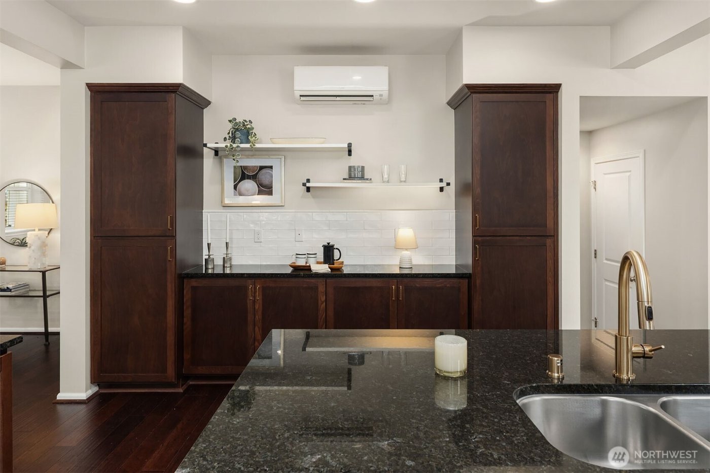 6908 31st Avenue SW, Seattle, WA 98126