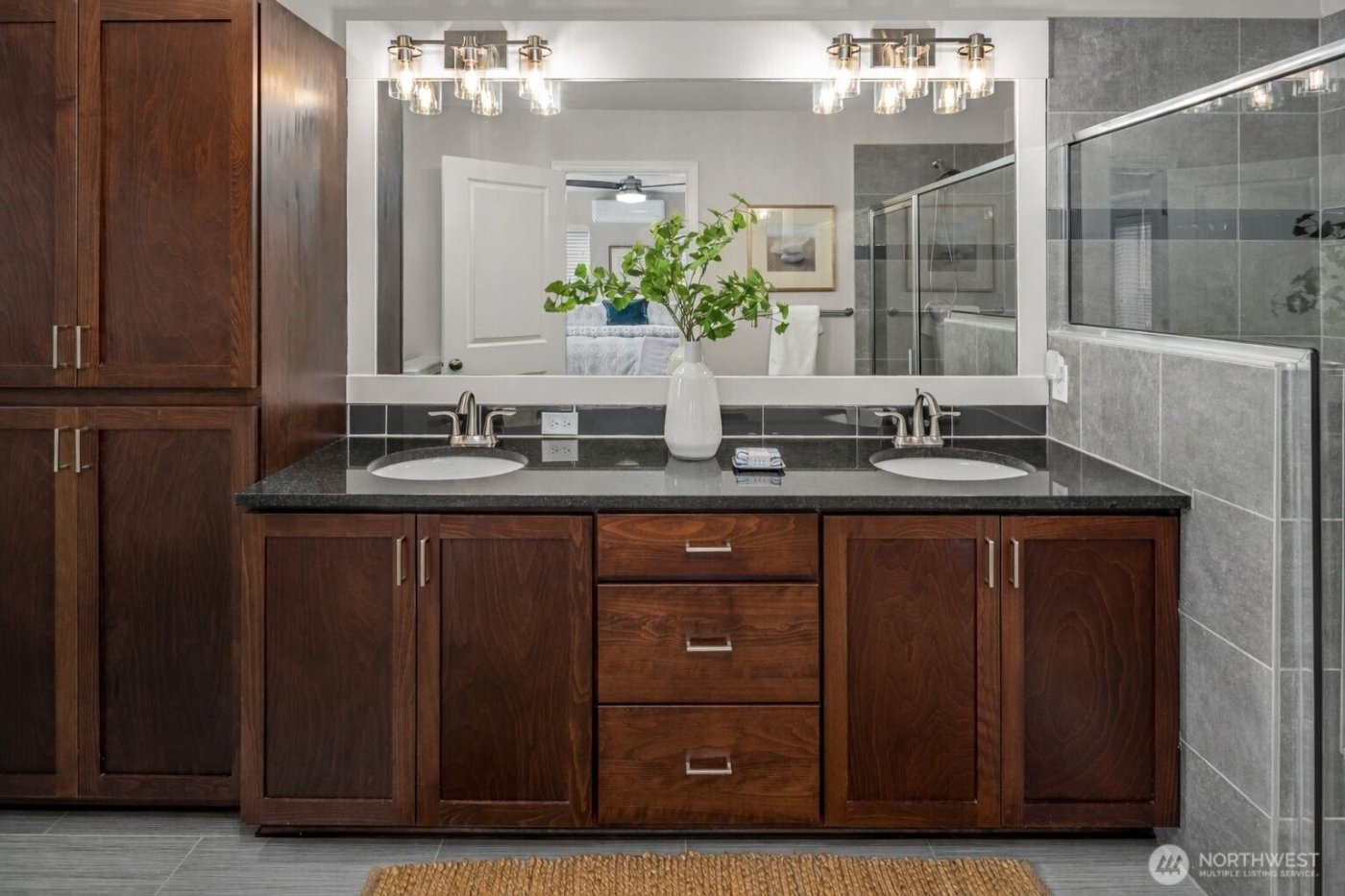 6908 31st Avenue SW, Seattle, WA 98126