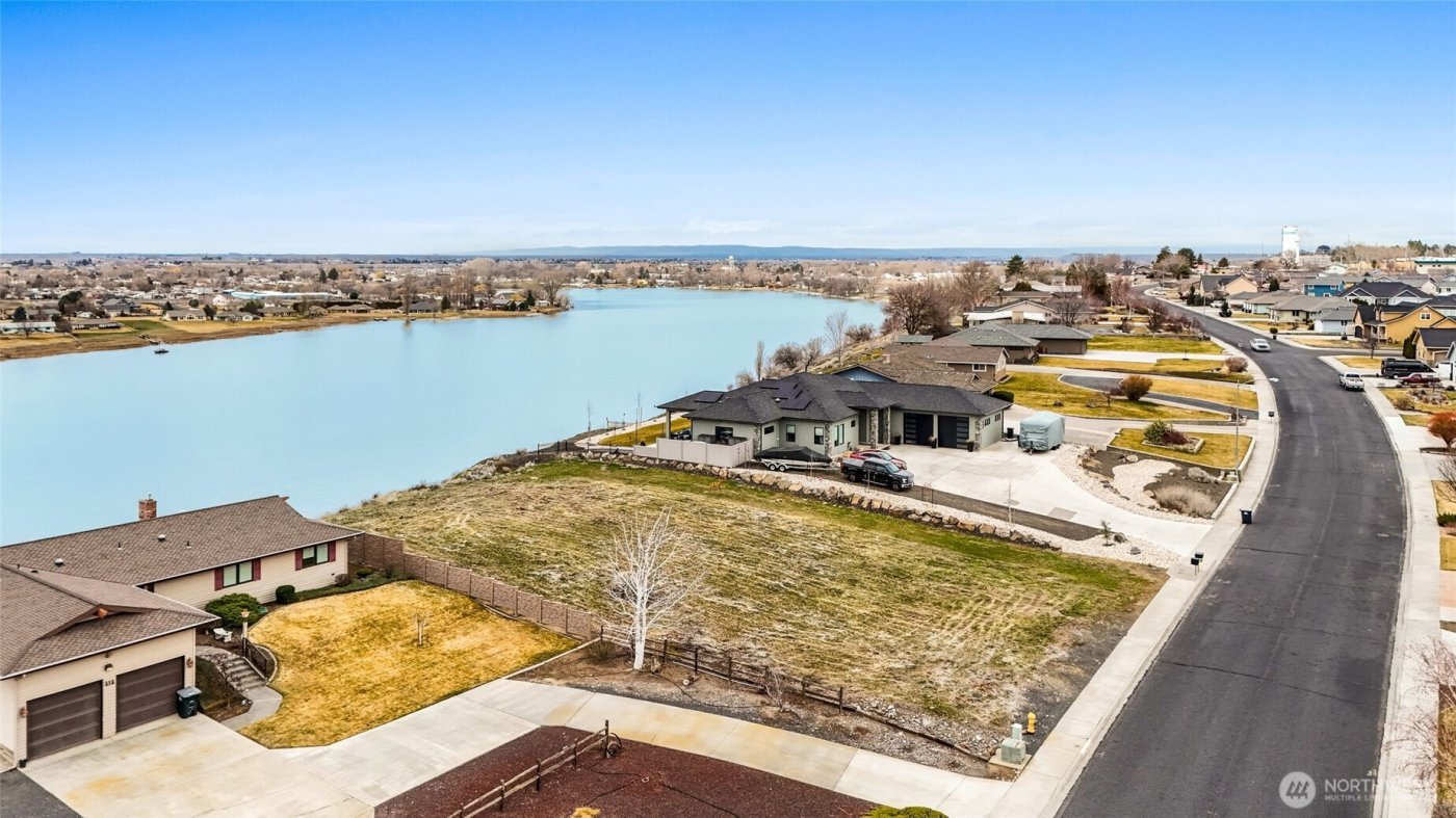 418 N Crestview Drive , Moses Lake, WA 98837