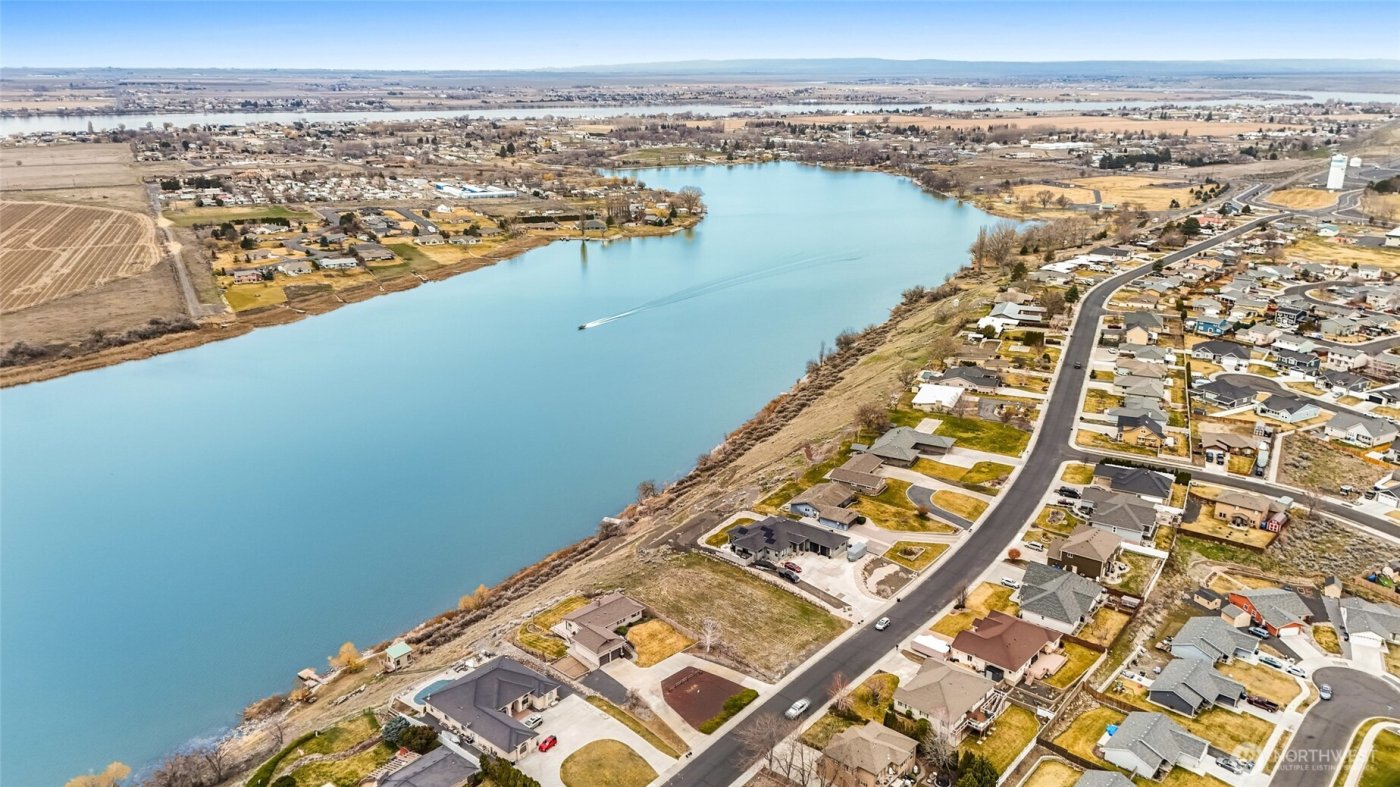 418 N Crestview Drive , Moses Lake, WA 98837