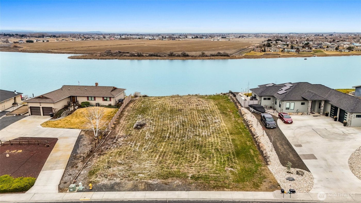 418 N Crestview Drive , Moses Lake, WA 98837