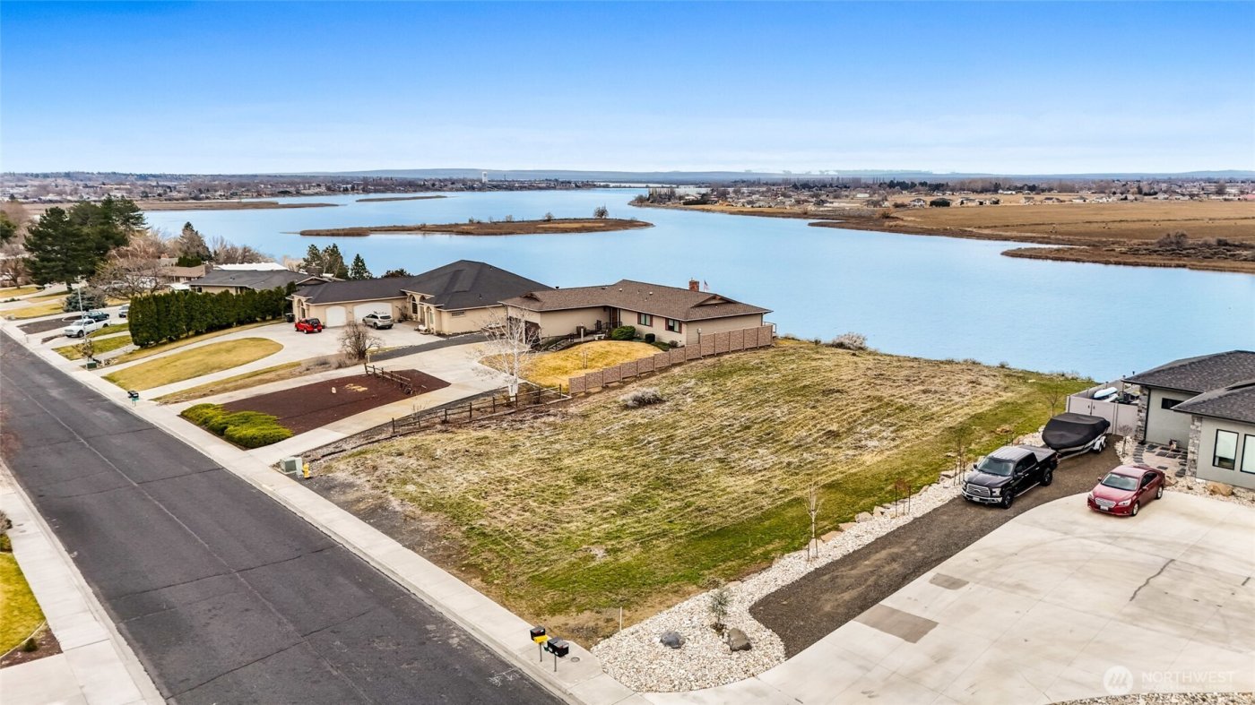 418 N Crestview Drive , Moses Lake, WA 98837