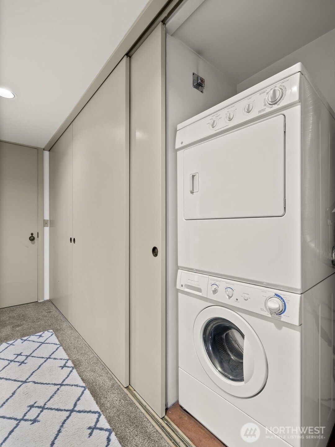 98 Union Street #610, Seattle, WA 98101-2068