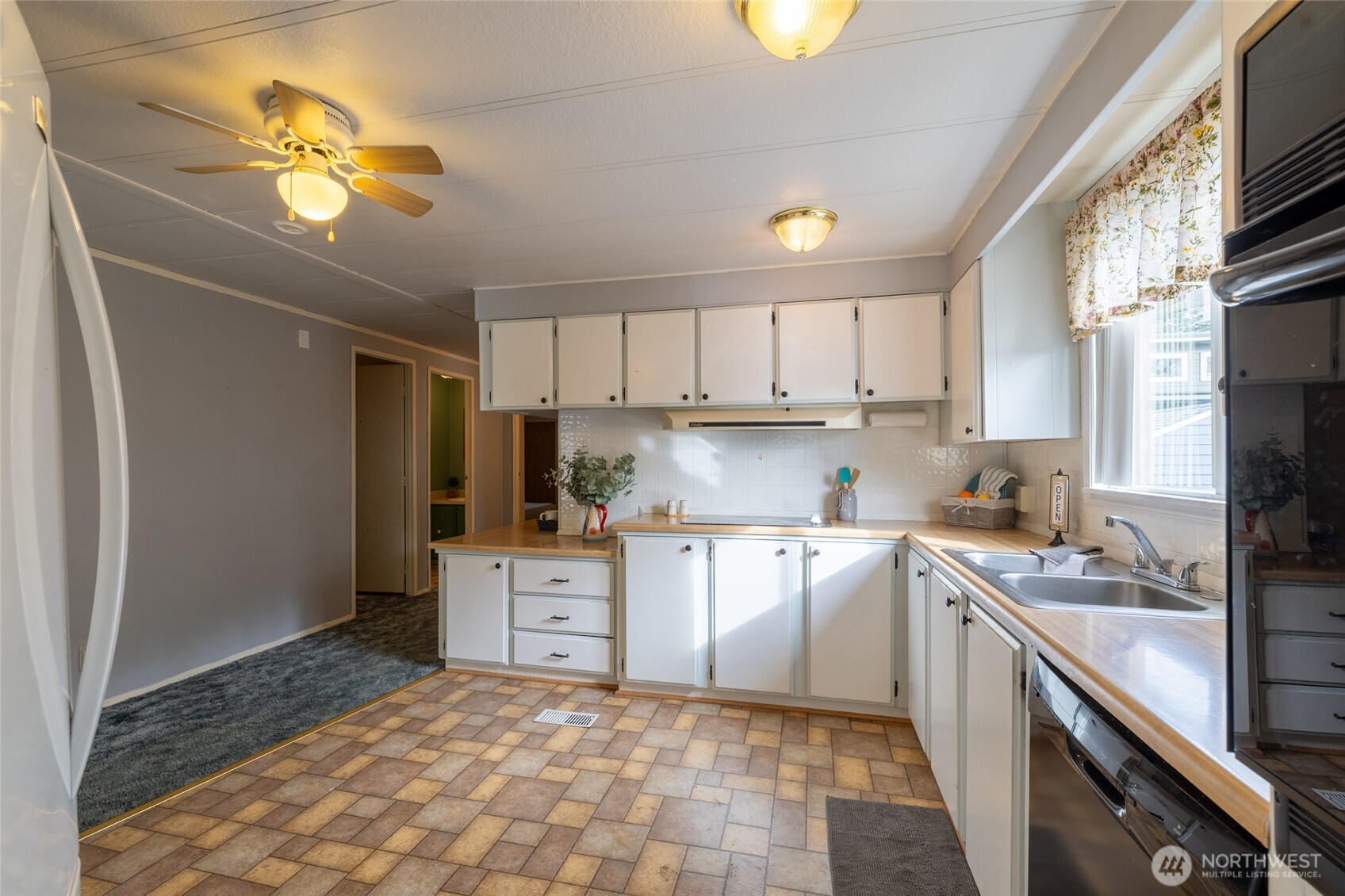 147 E Wood Avenue , Morton, WA 98356