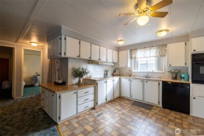 147 E Wood Avenue , Morton, WA 98356 - Photo 6