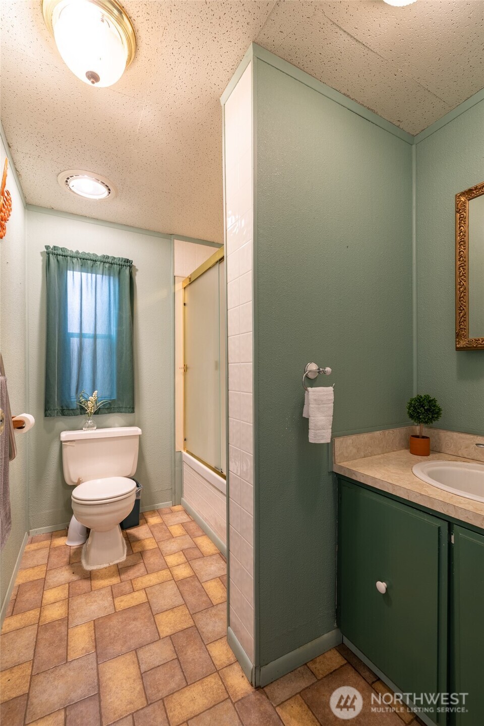 147 E Wood Avenue , Morton, WA 98356