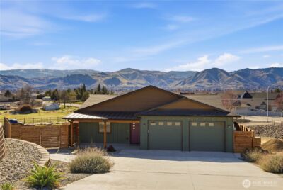224 NW Chinook Way , East Wenatchee, WA 98802