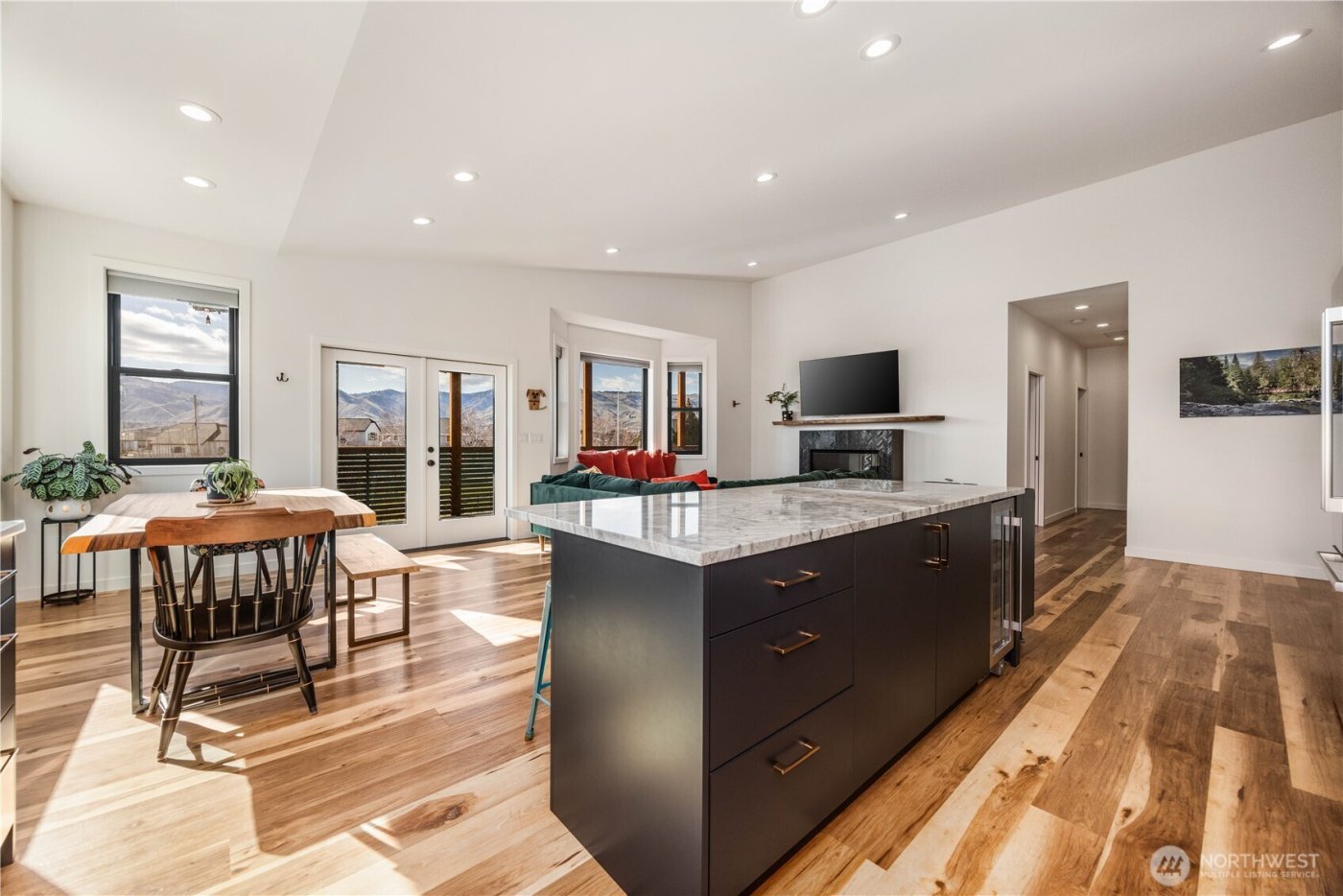 224 NW Chinook Way , East Wenatchee, WA 98802