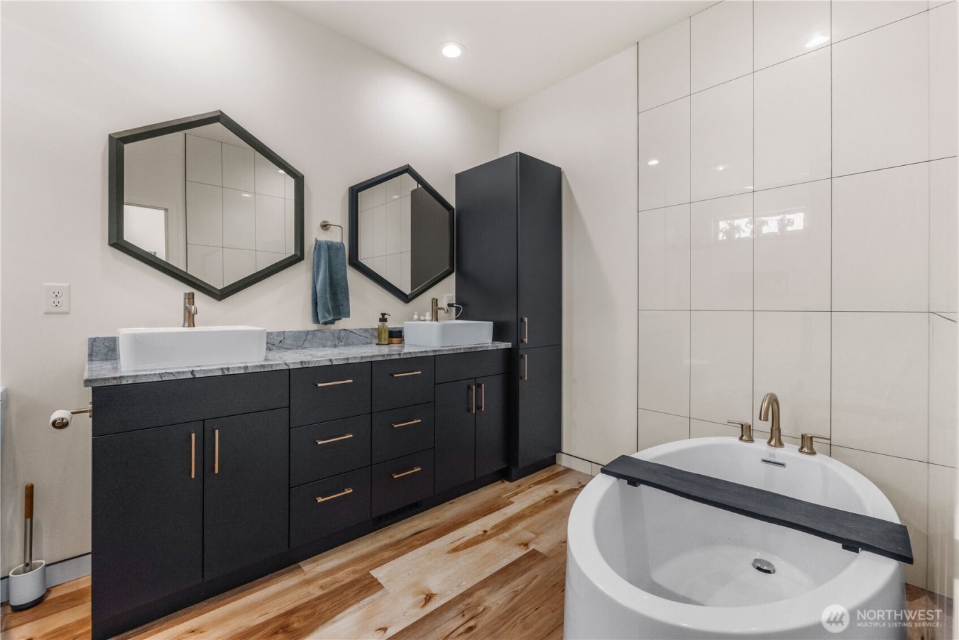 224 NW Chinook Way , East Wenatchee, WA 98802