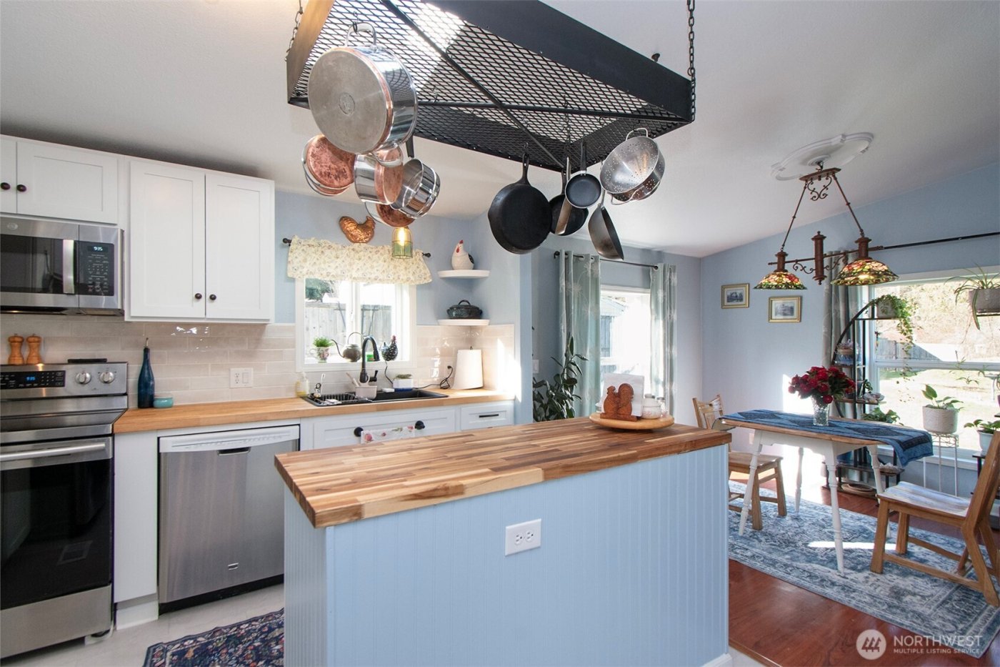 202 S Bayview Avenue , Port Angeles, WA 98362