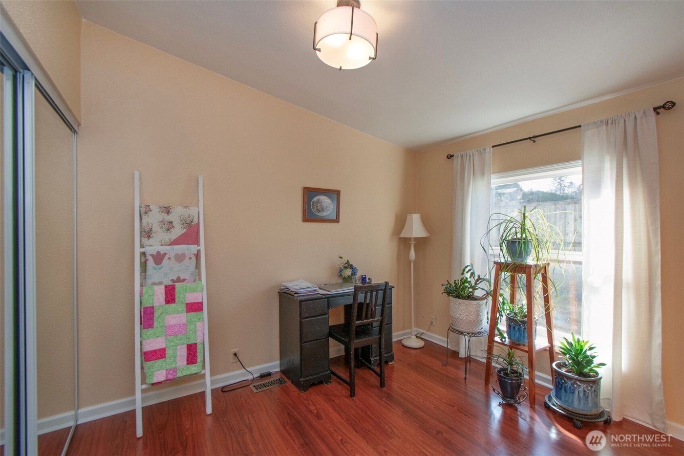 202 S Bayview Avenue , Port Angeles, WA 98362