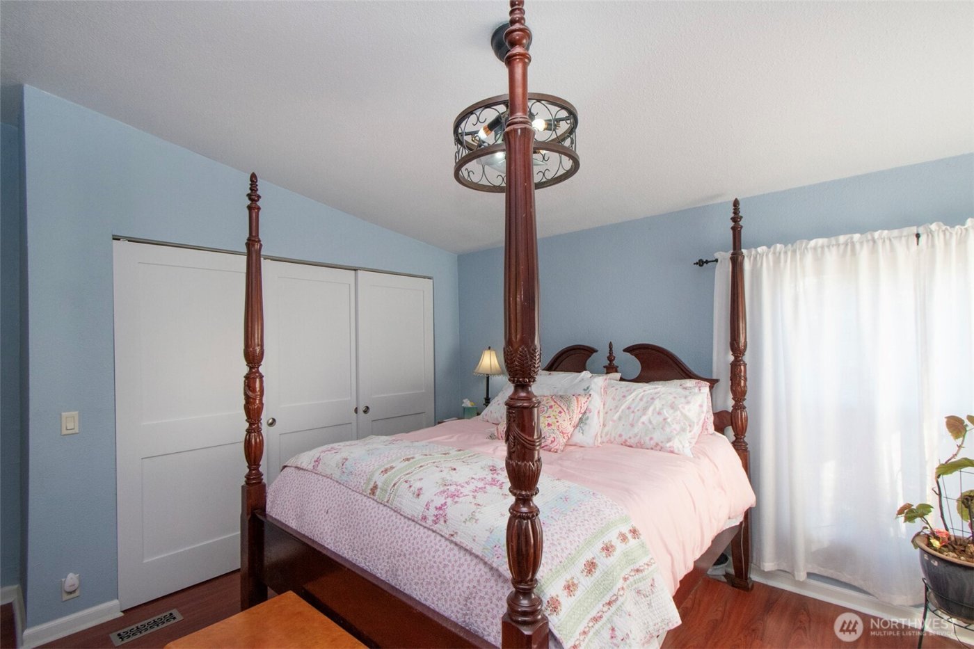 202 S Bayview Avenue , Port Angeles, WA 98362