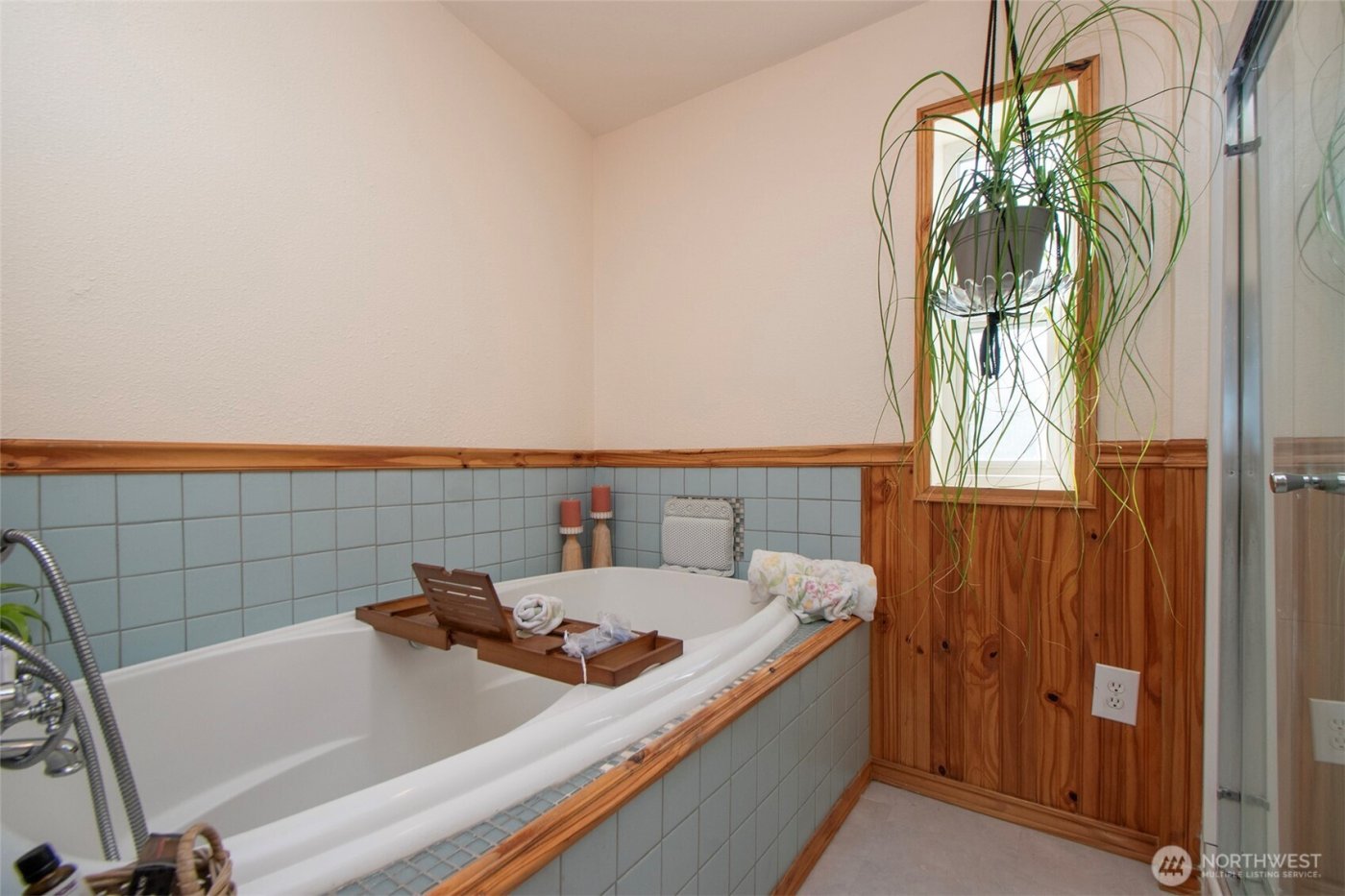 202 S Bayview Avenue , Port Angeles, WA 98362