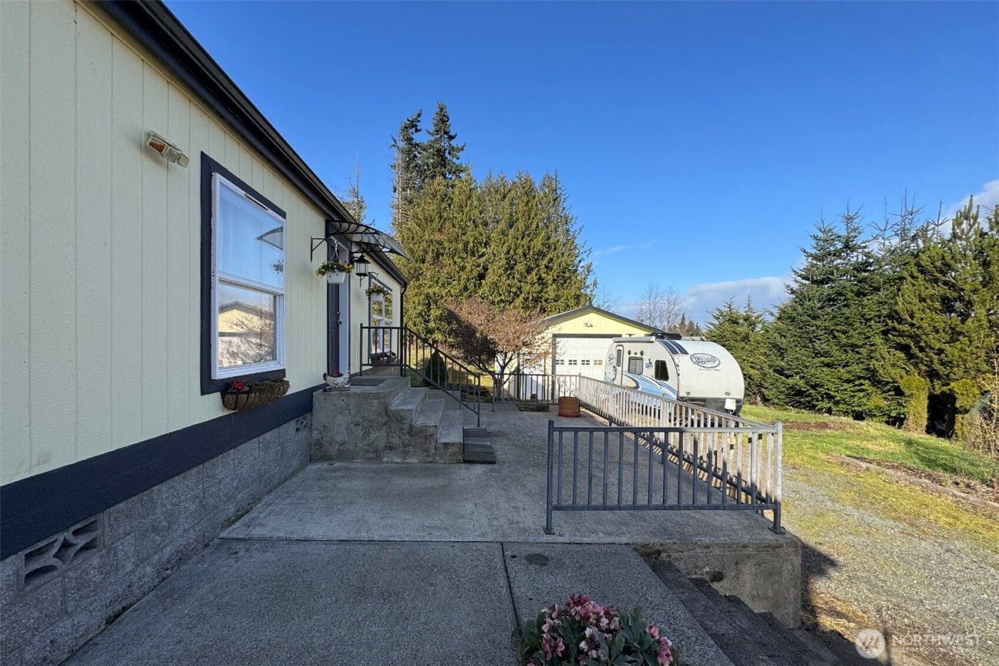 202 S Bayview Avenue , Port Angeles, WA 98362