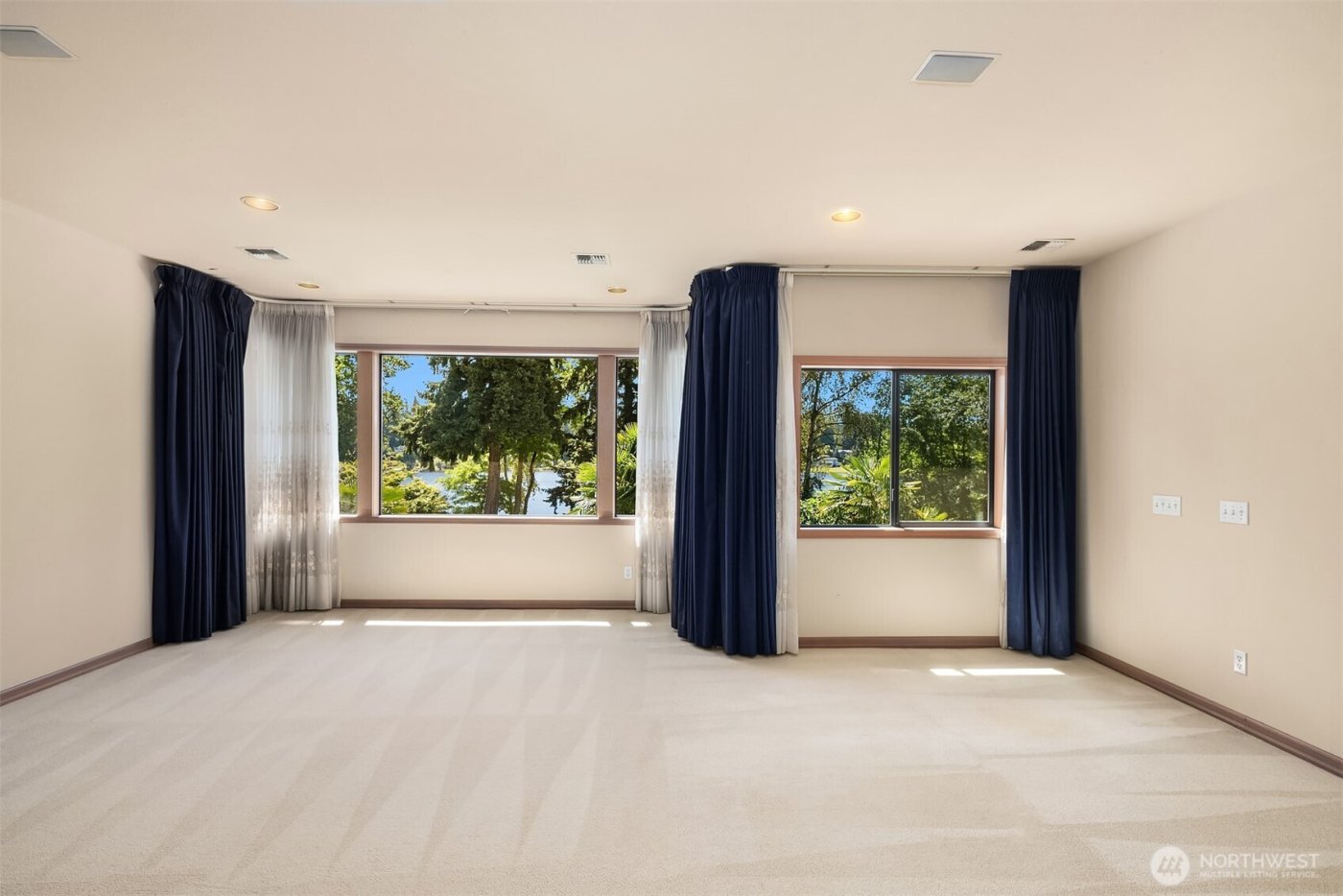 15805 SE 16th Street , Bellevue, WA 98008