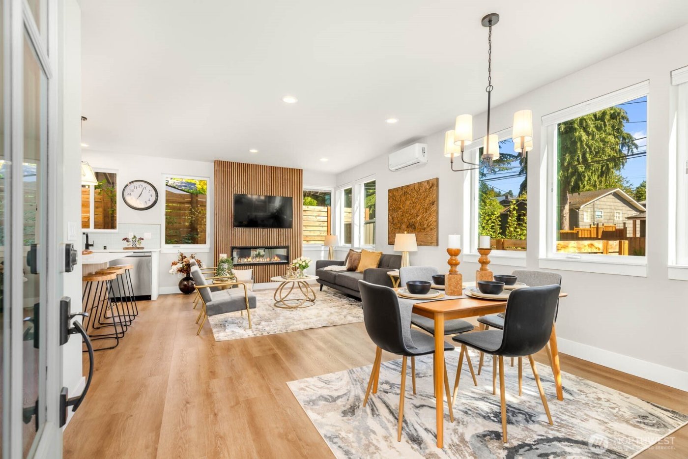 4326 A SW Mills Street , Seattle, WA 98136