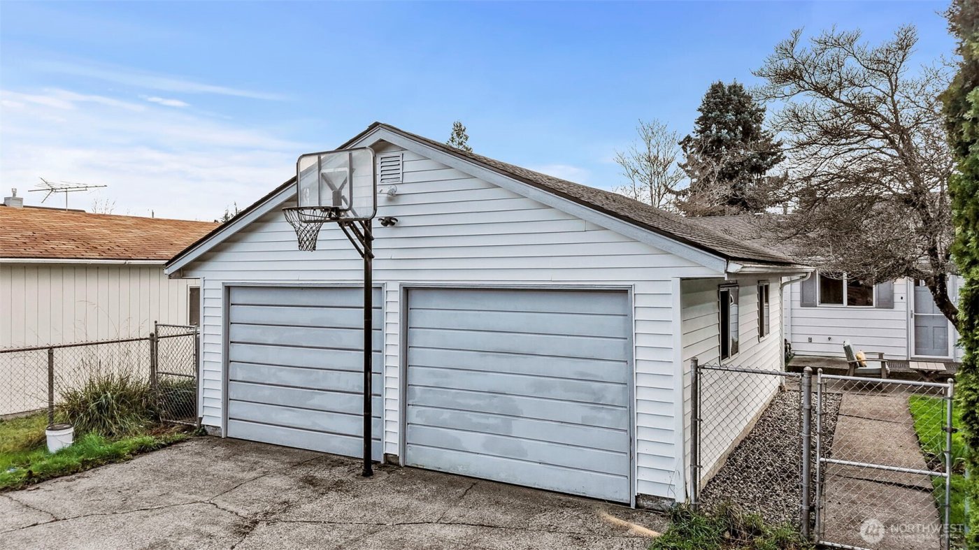 269 S Cedar Street , Buckley, WA 98321-2803