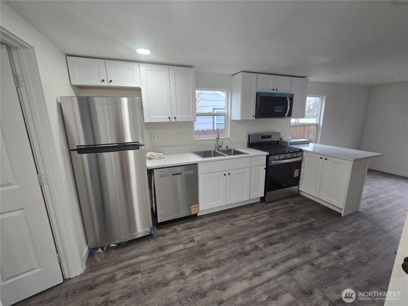 437 D Street , Blaine, WA 98230