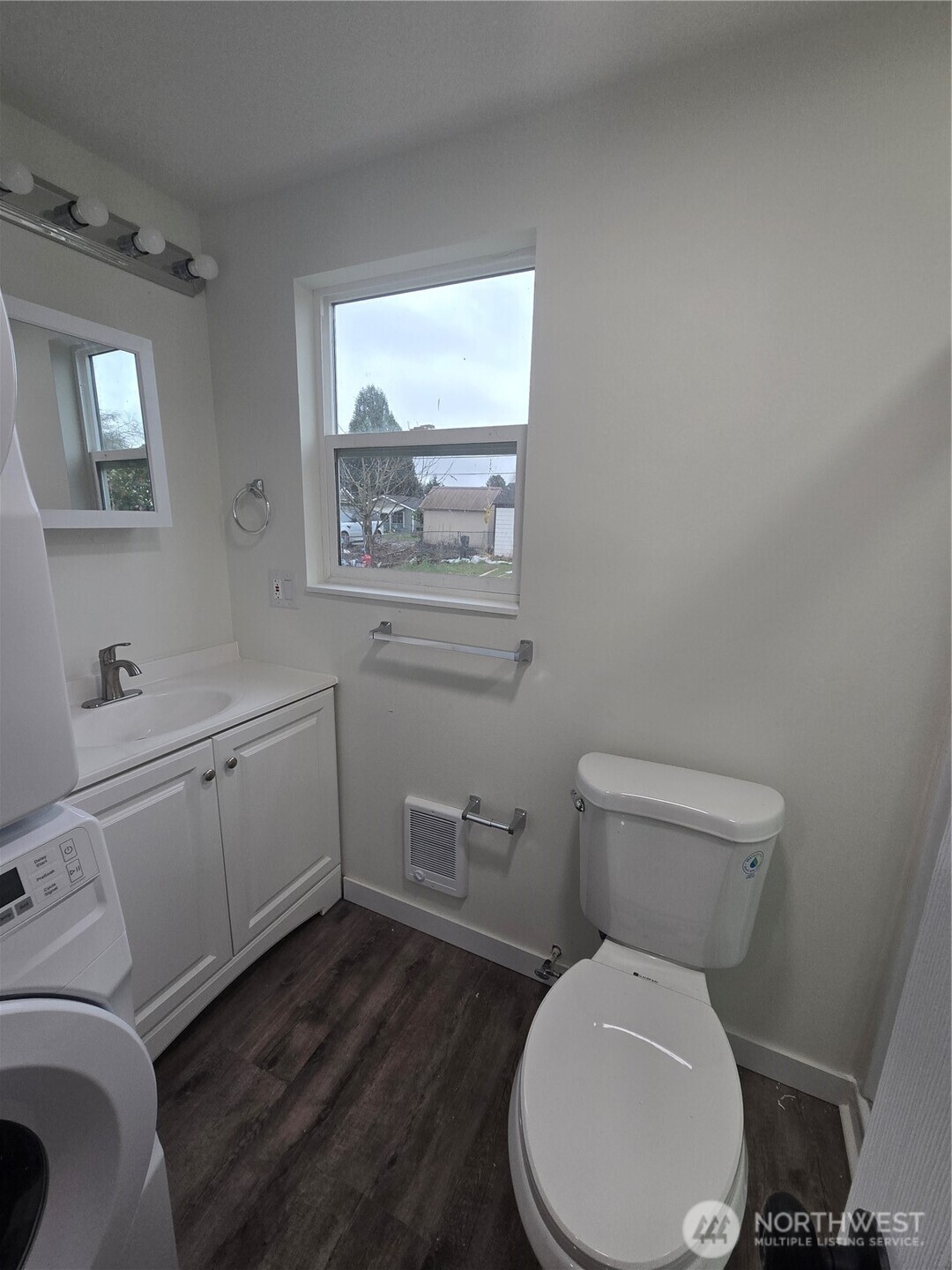 437 D Street , Blaine, WA 98230