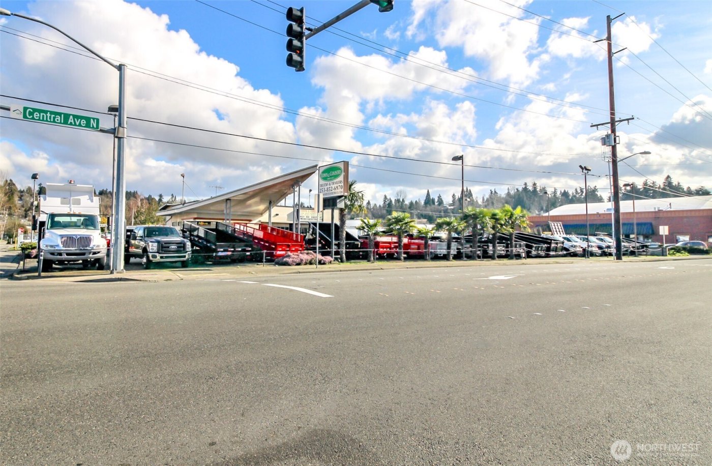 418 Central Avenue N, Kent, WA 98032