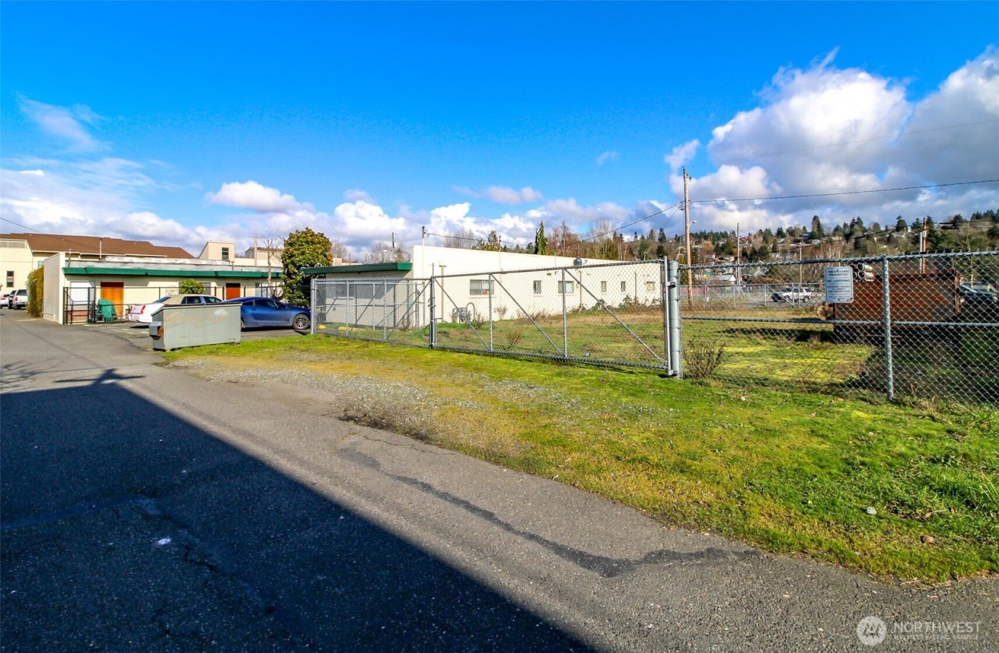 418 Central Avenue N, Kent, WA 98032
