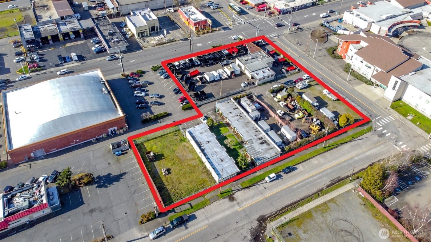 418 Central Avenue N, Kent, WA 98032