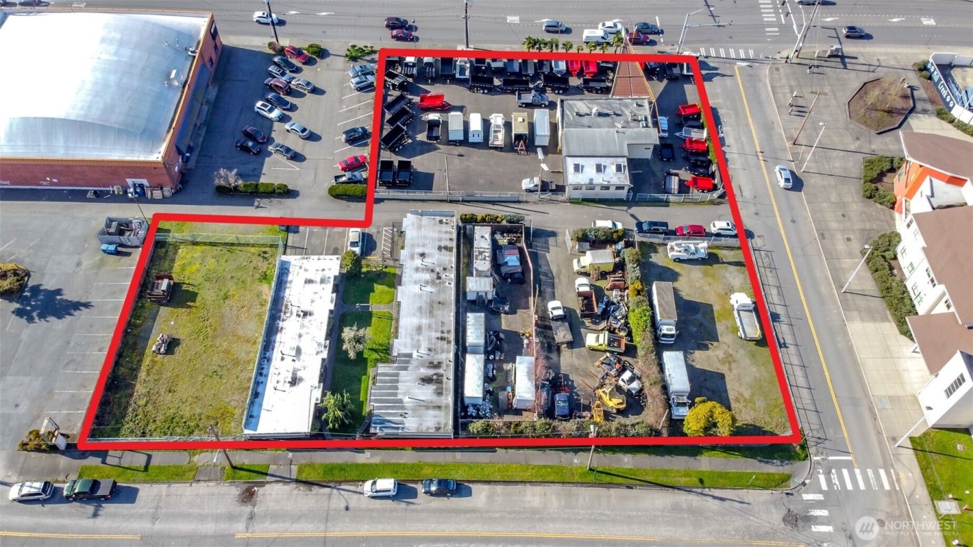 418 Central Avenue N, Kent, WA 98032