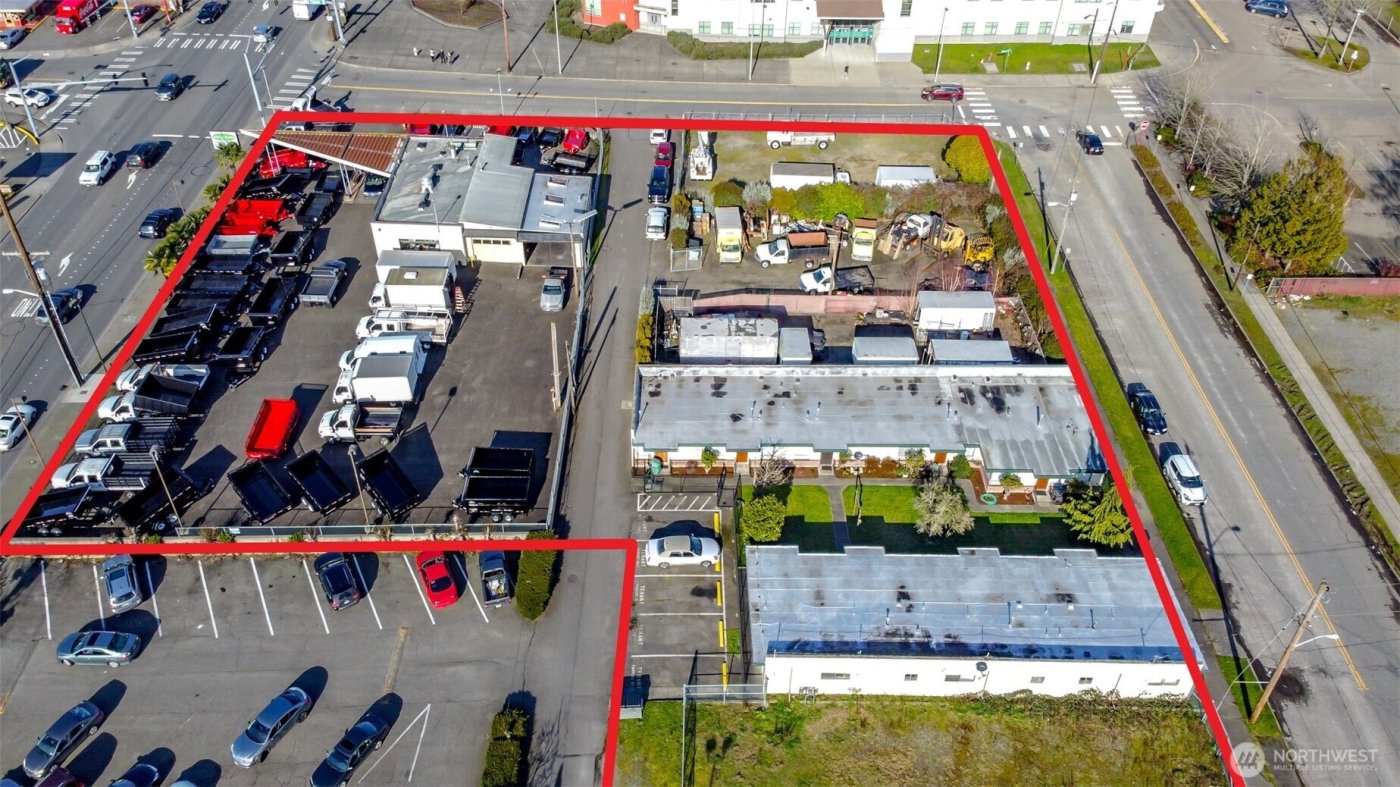 418 Central Avenue N, Kent, WA 98032