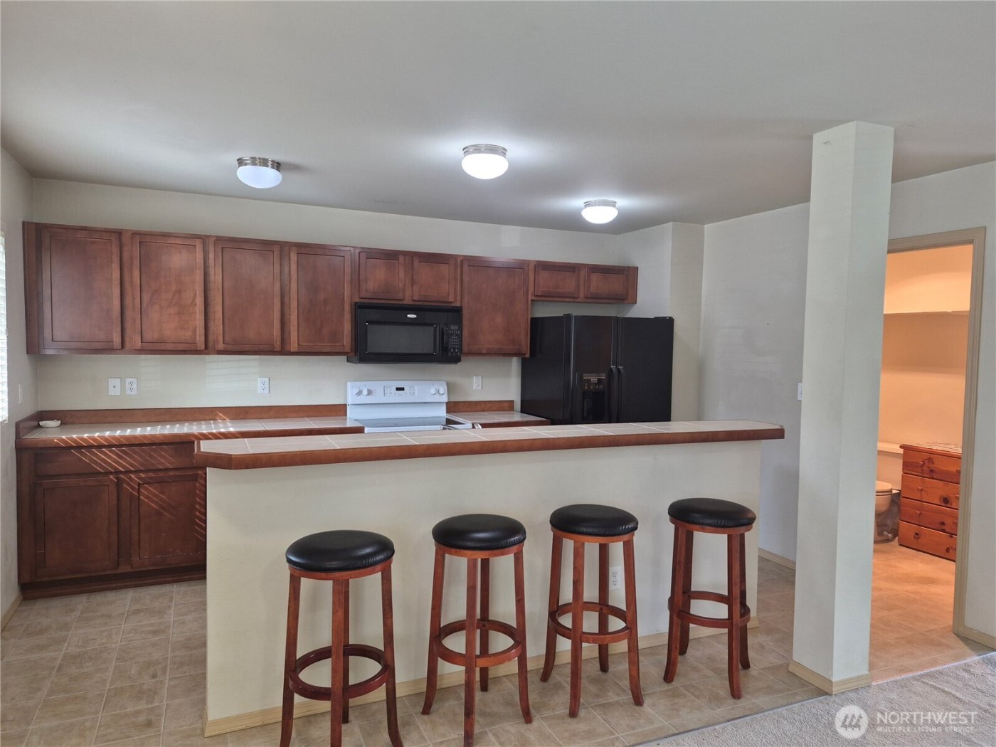 1725 E 41st , Tacoma, WA 98404