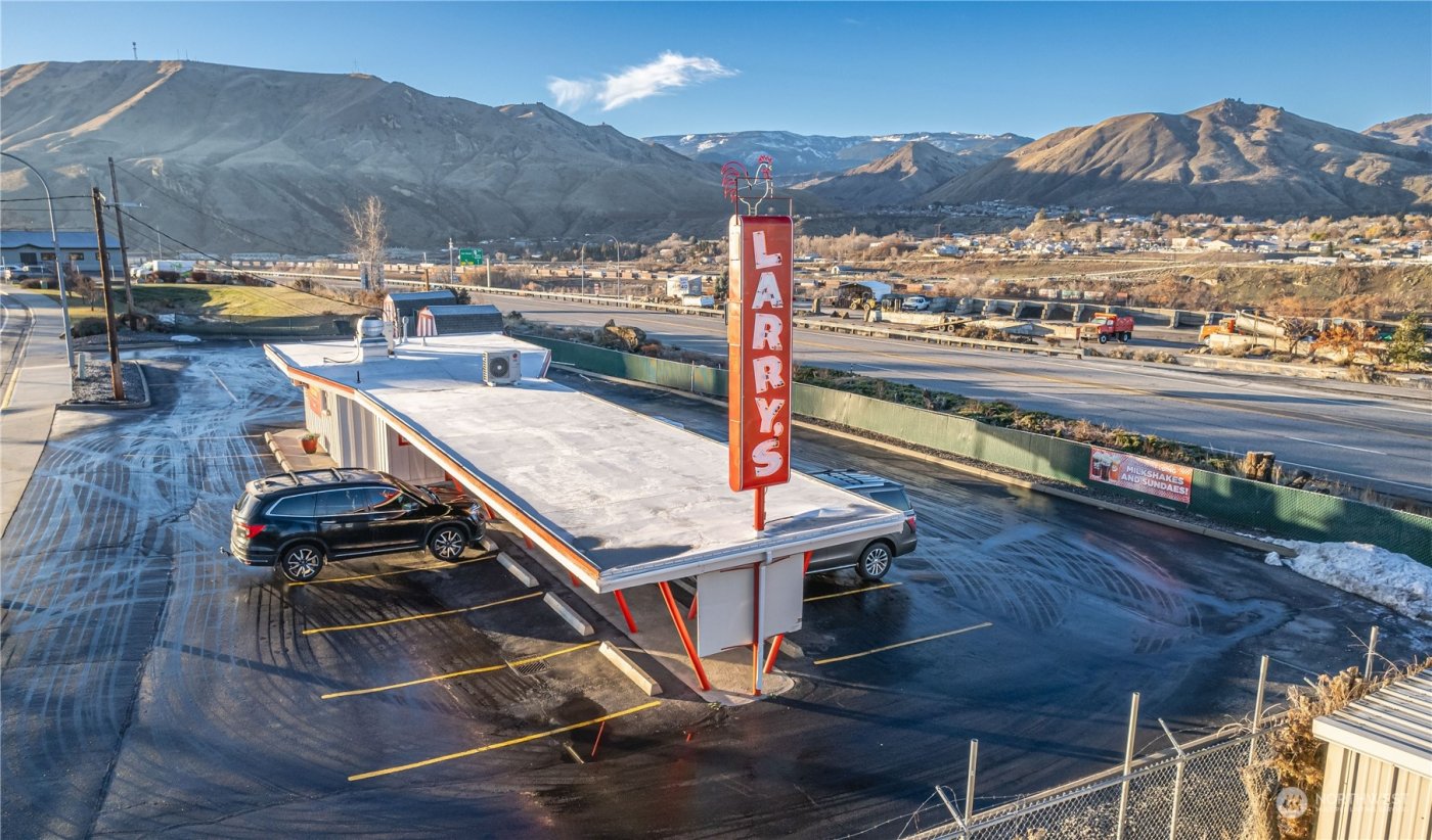 120 Rock Island Road , East Wenatchee, WA 98802