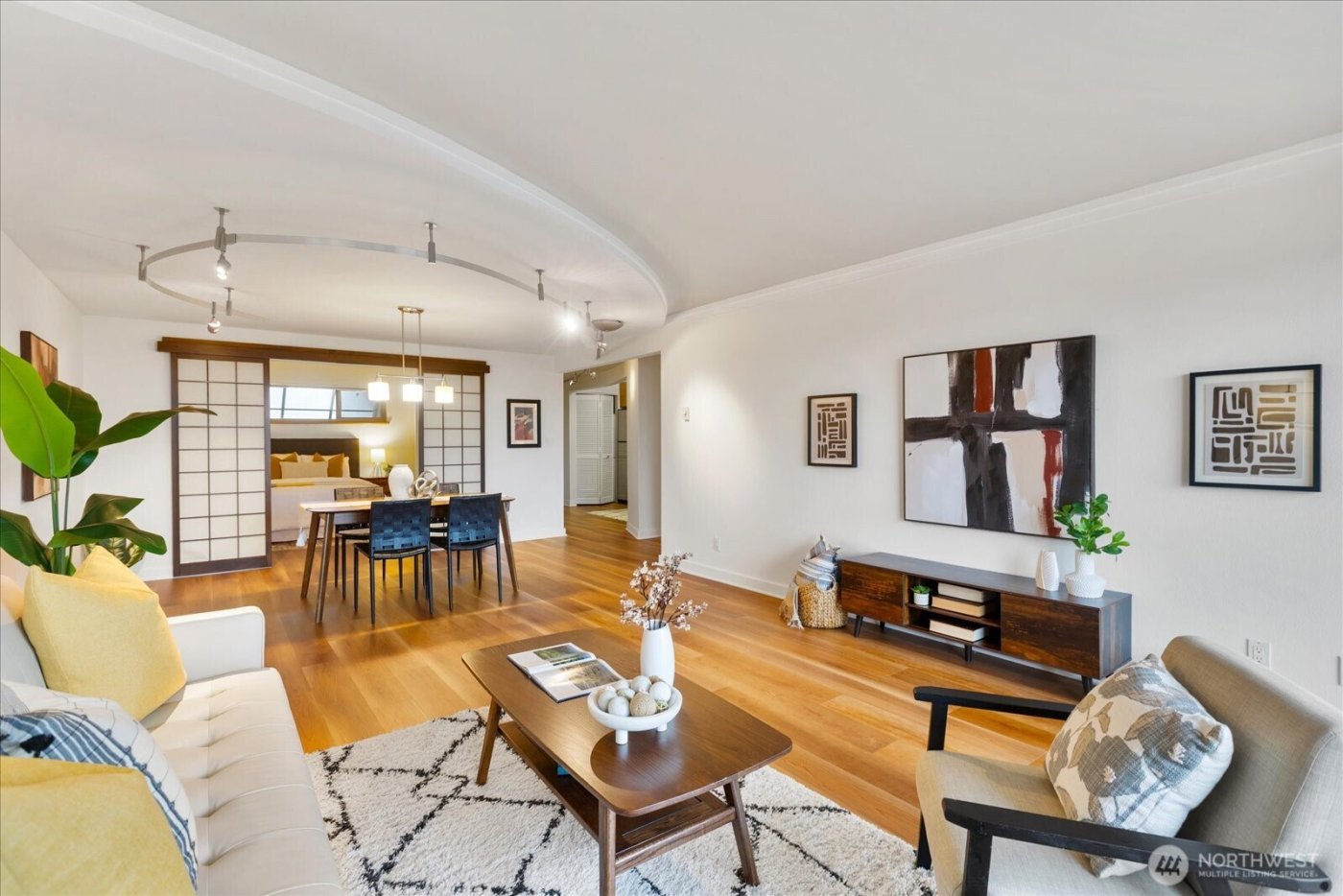 732 11th Avenue E #404, Seattle, WA 98102